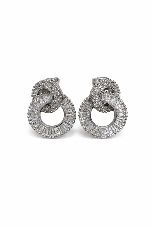 Puces d'oreilles entrelacées argentées à cristaux