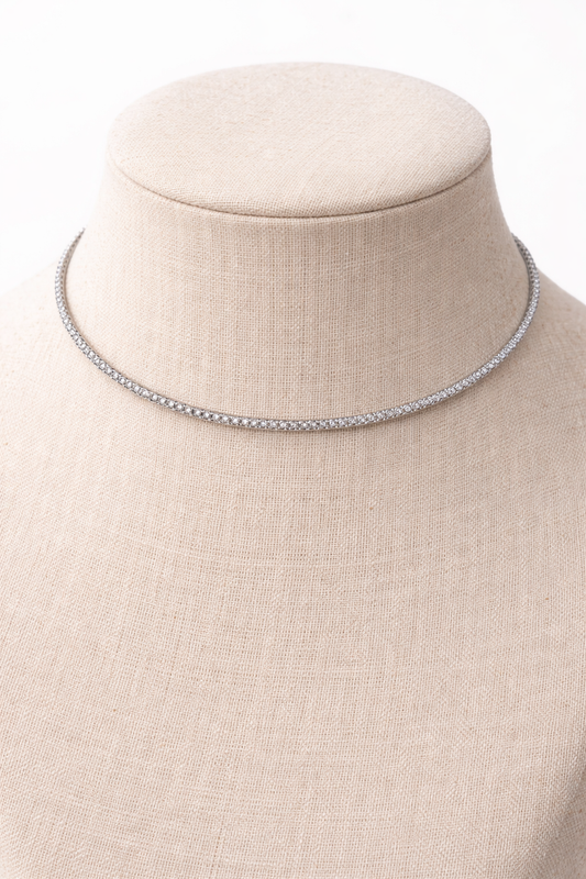 Collier Ras de Cou argenté avec strass zirconiums