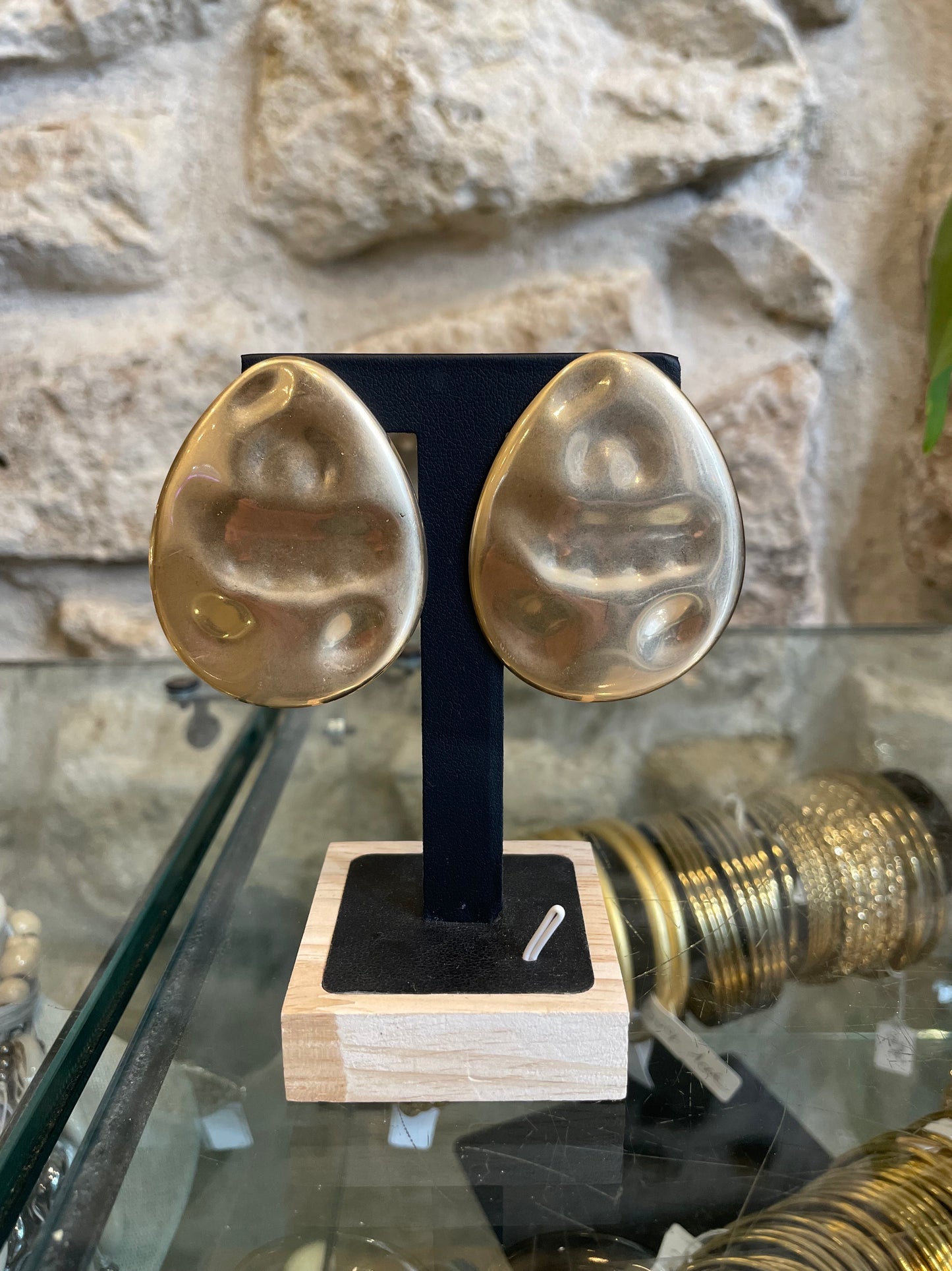 Boucles d'oreilles Isey en laiton doré brossé martelé